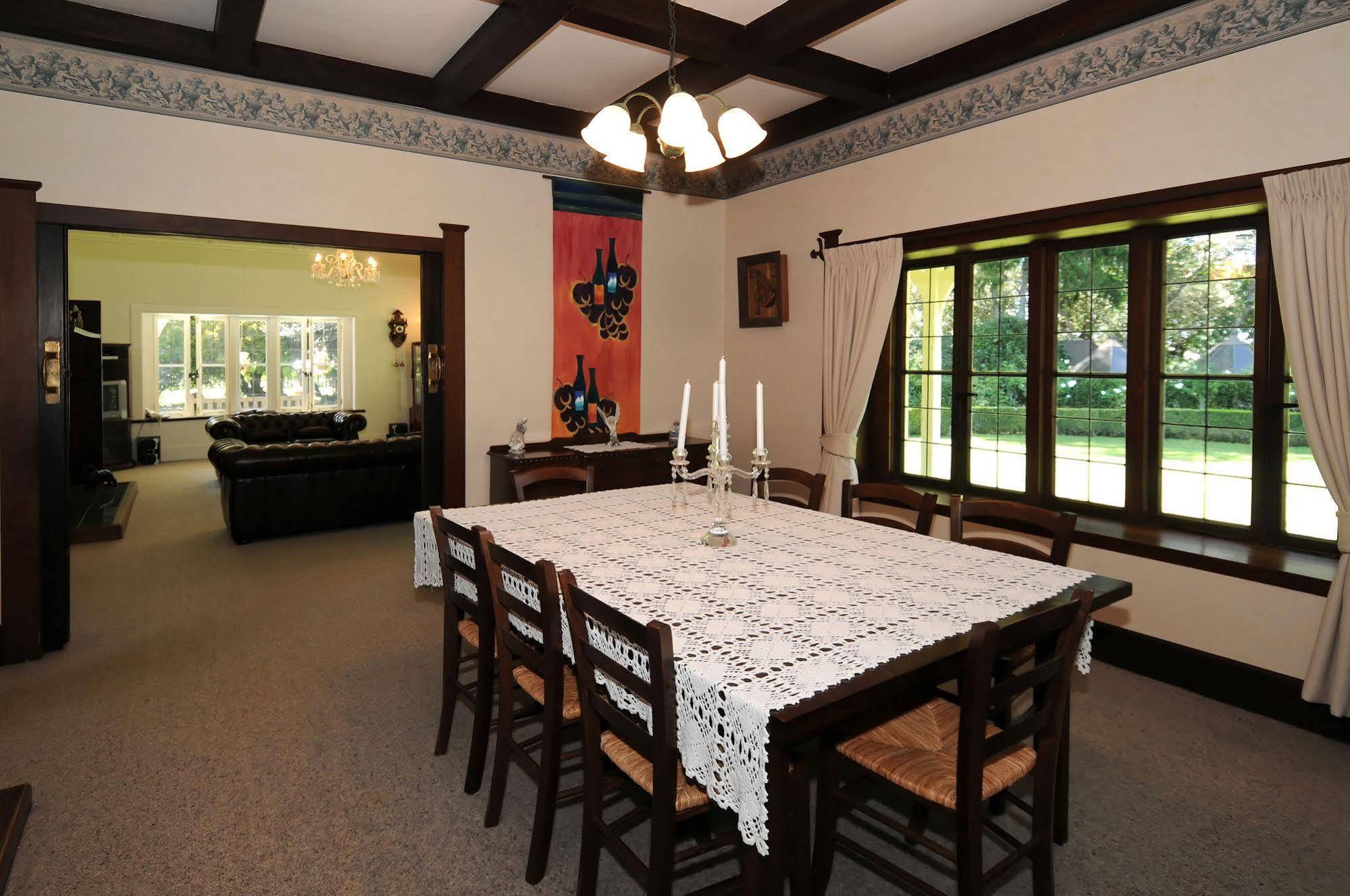 Oak Lane Lodge Hamilton Extérieur photo